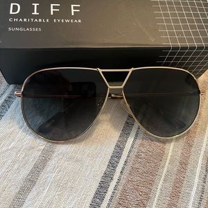 Diff sunglasses Devon New in plastic-never wore